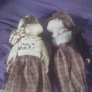 Vintage kissing porcelain dolls